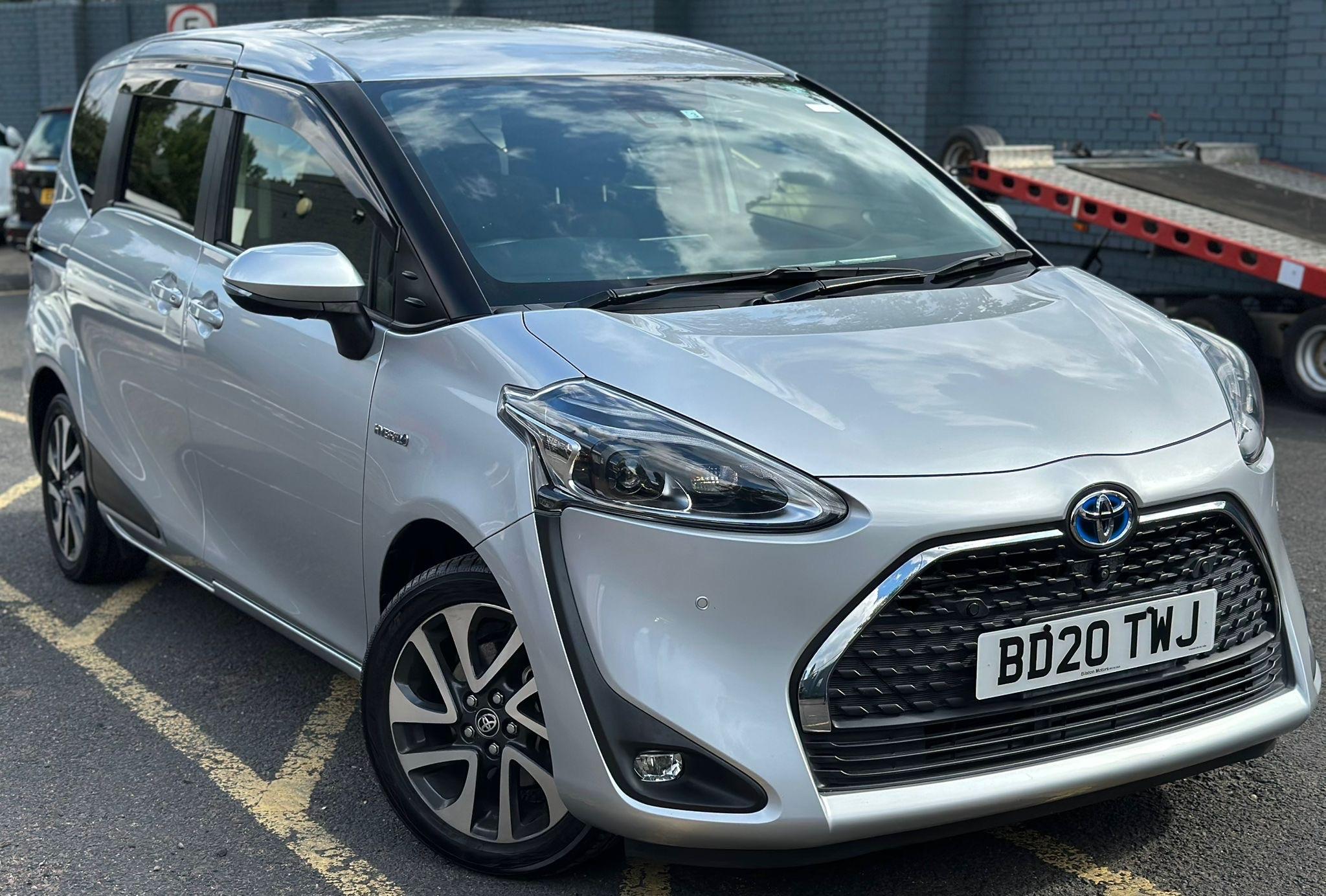 Toyota Sienta - Hybrid 1.6 VVhT CVT 5dr Image
